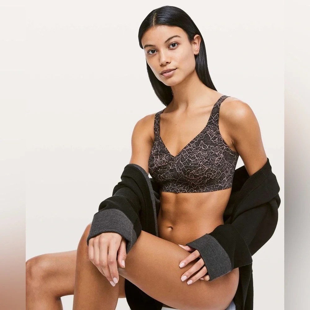 Lululemon Like Nothing Bra Lacescape Spanish Rose Black 32C